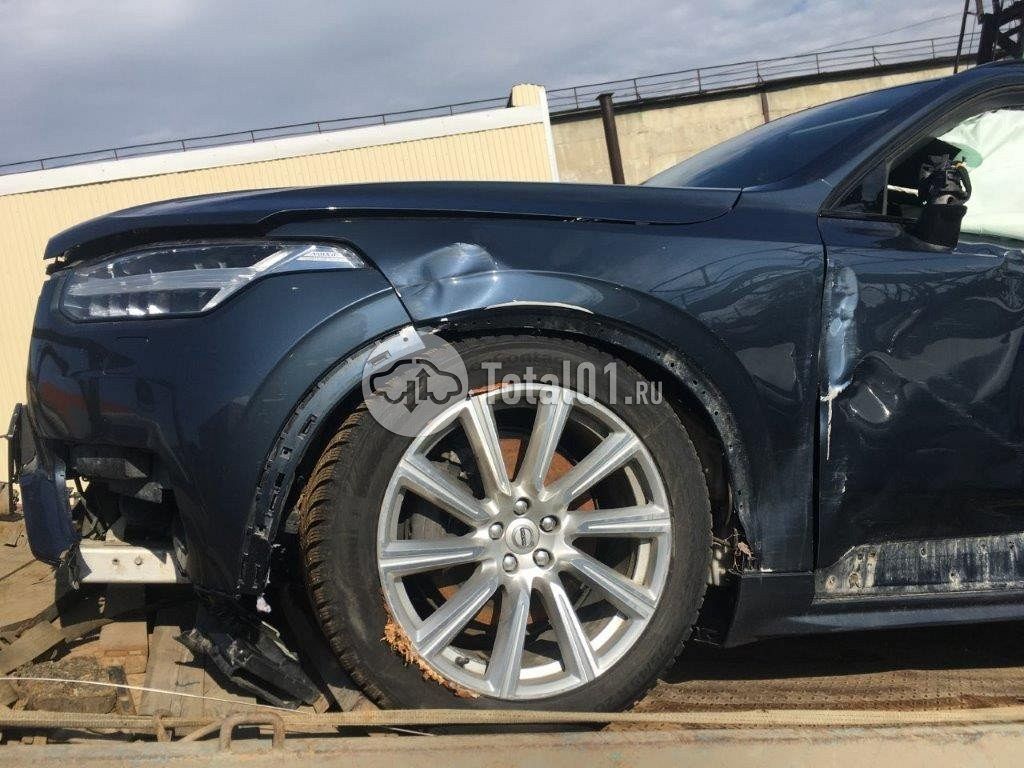 Фото Volvo XC90 22