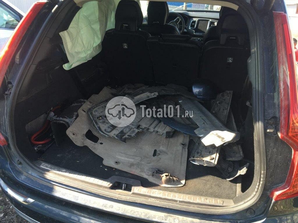 Фото Volvo XC90 86