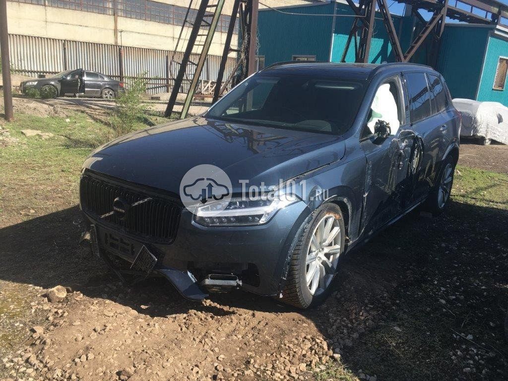 Фото Volvo XC90 176