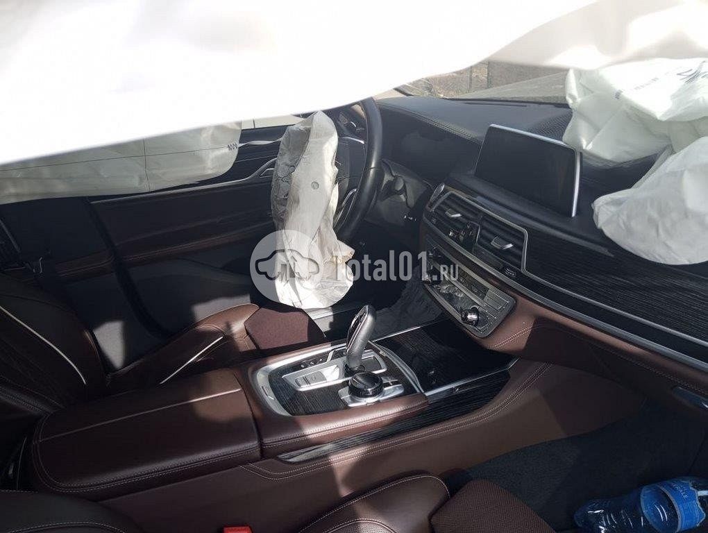 Фото BMW 7 серия 28