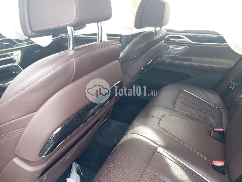 Фото BMW 7 серия 68