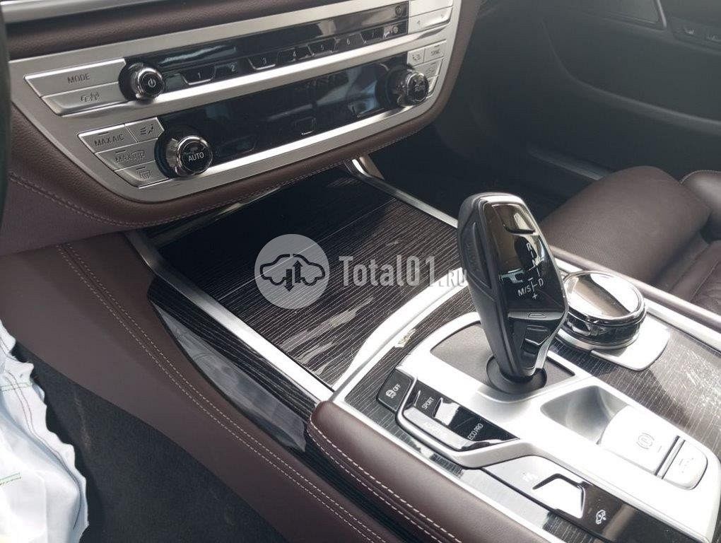 Фото BMW 7 серия 90