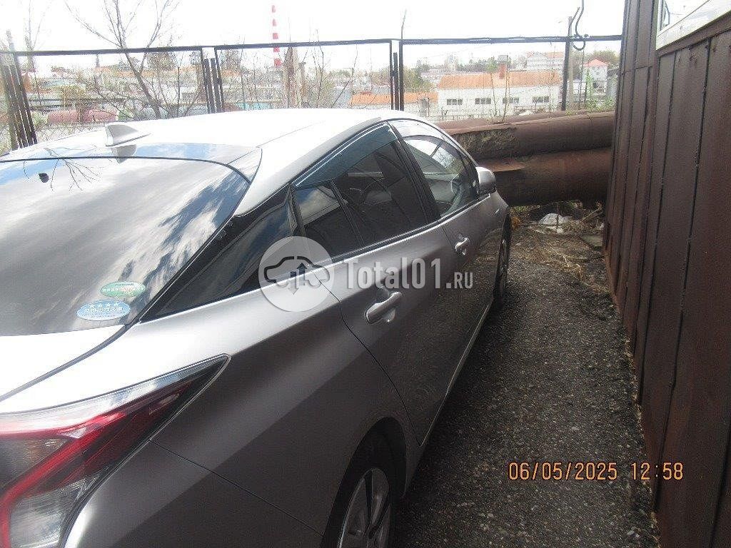 Фото Toyota Prius Hybrid 8
