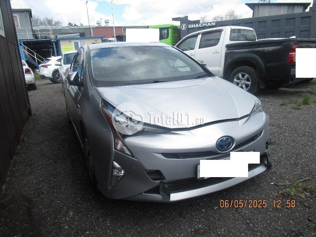 Фото Toyota Prius Hybrid 34