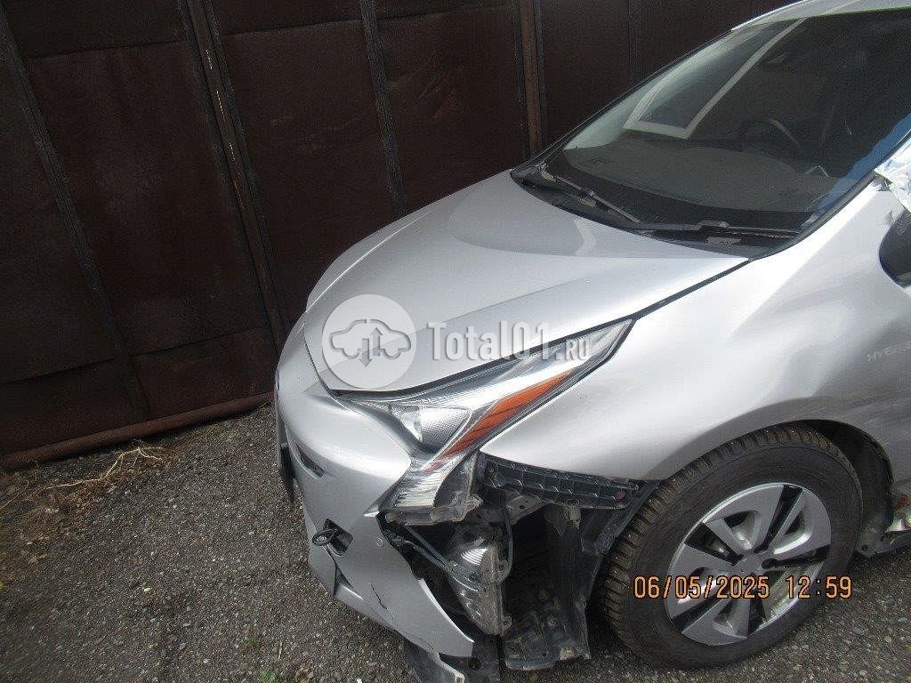 Фото Toyota Prius Hybrid 36