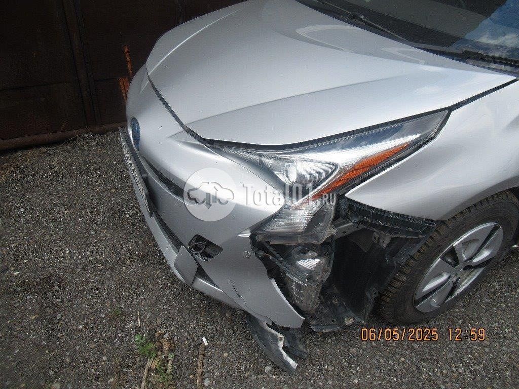 Фото Toyota Prius Hybrid 38