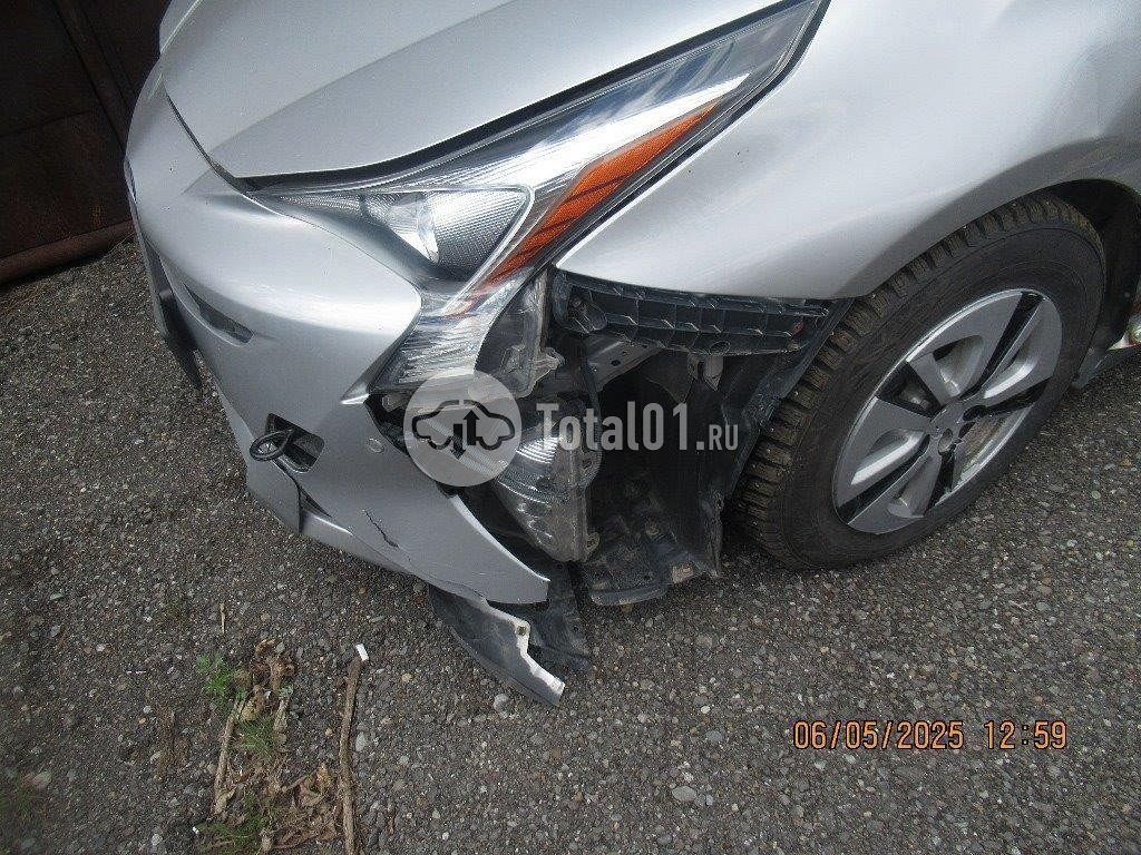 Фото Toyota Prius Hybrid 42