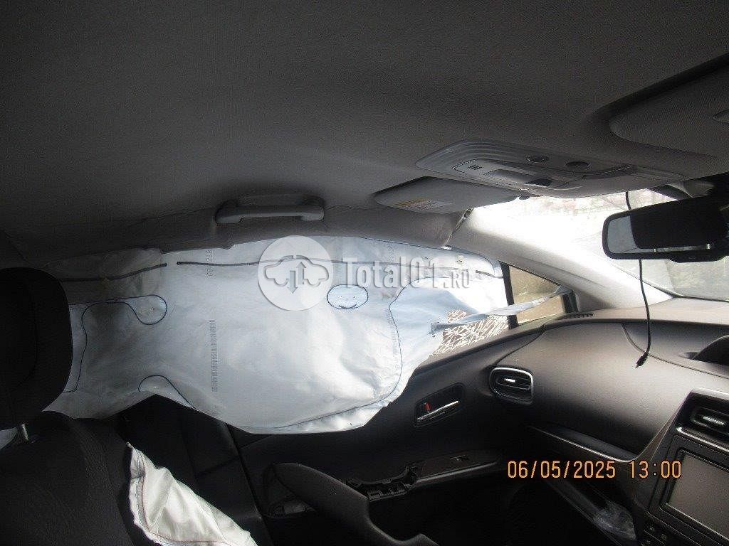Фото Toyota Prius Hybrid 88