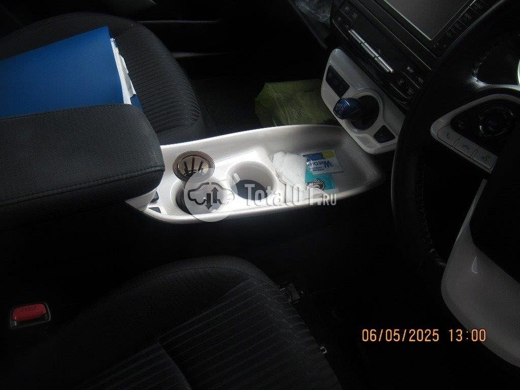 Фото Toyota Prius Hybrid 94