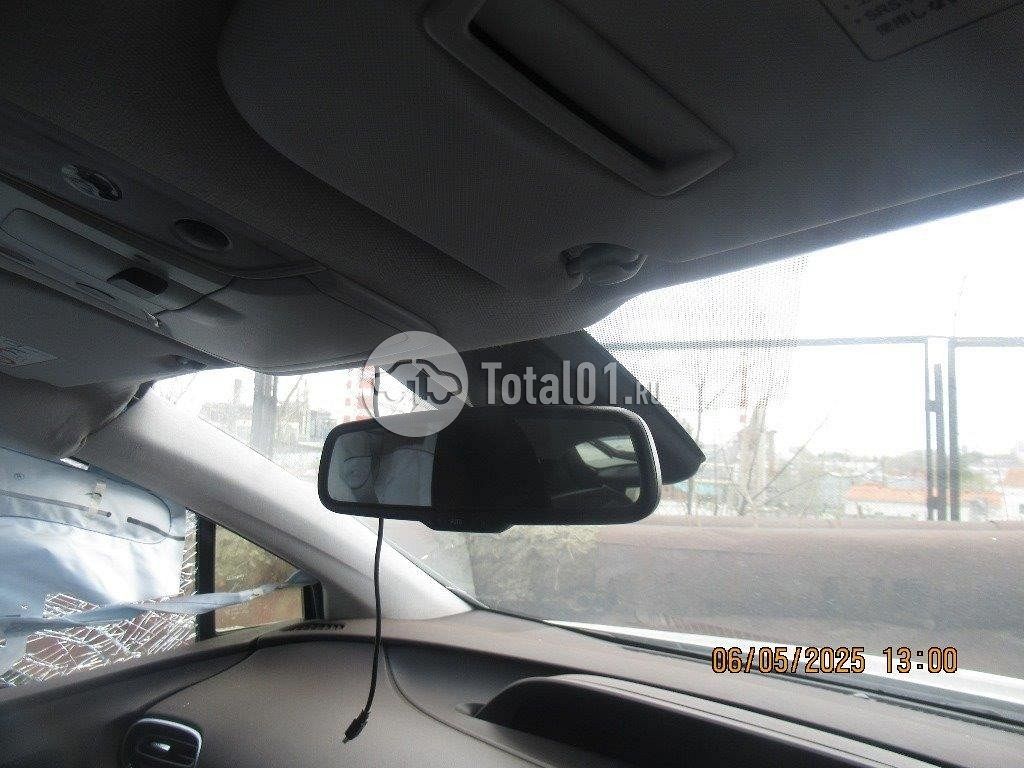 Фото Toyota Prius Hybrid 108