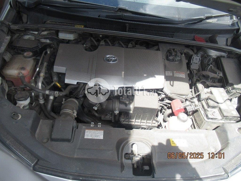 Фото Toyota Prius Hybrid 114
