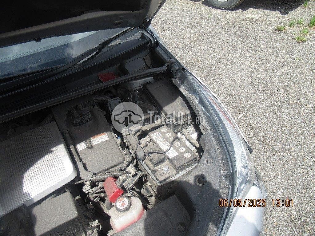 Фото Toyota Prius Hybrid 120