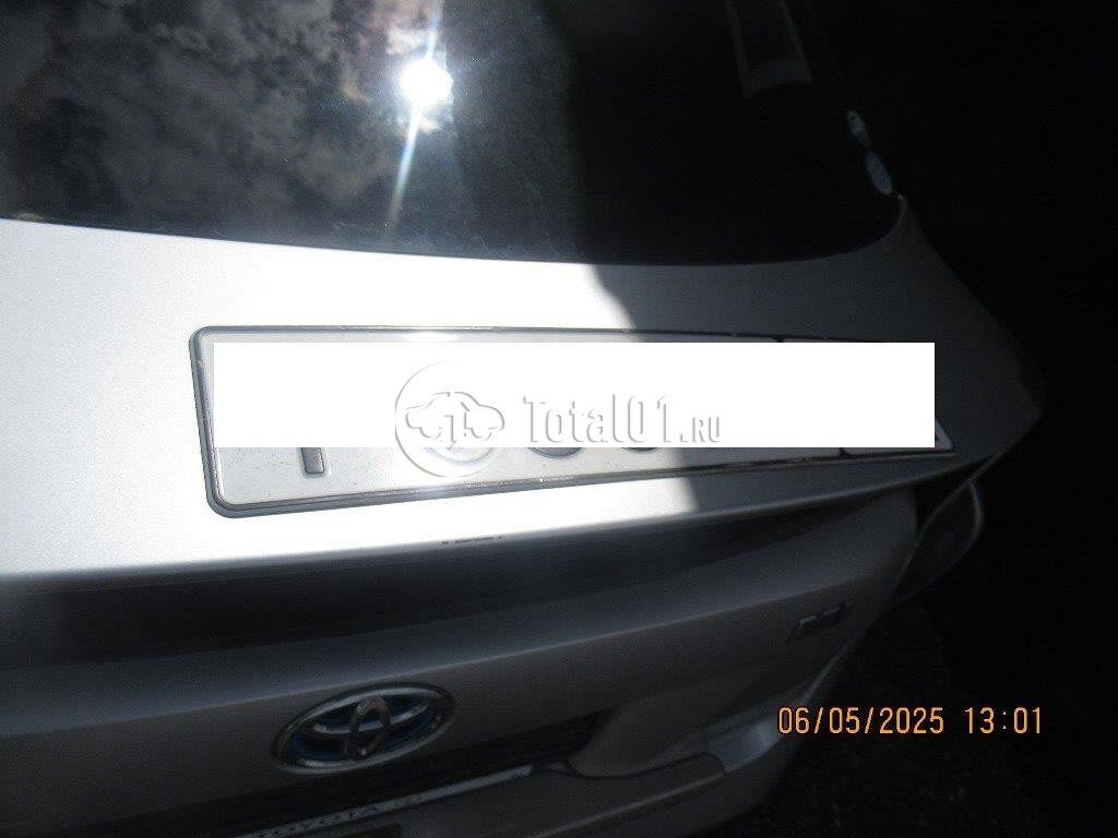 Фото Toyota Prius Hybrid 126