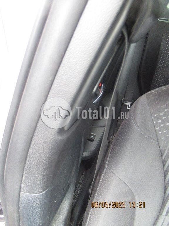 Фото Toyota Prius Hybrid 174