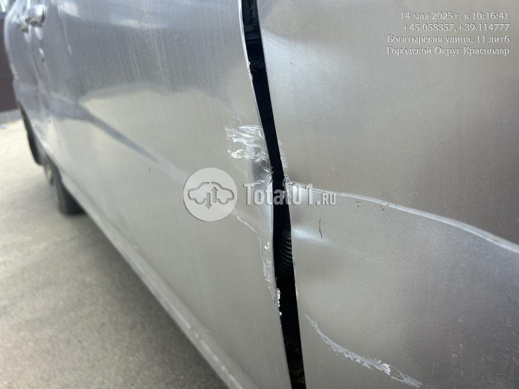 Фото Nissan Liberty 122
