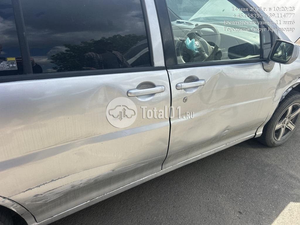 Фото Nissan Liberty 184
