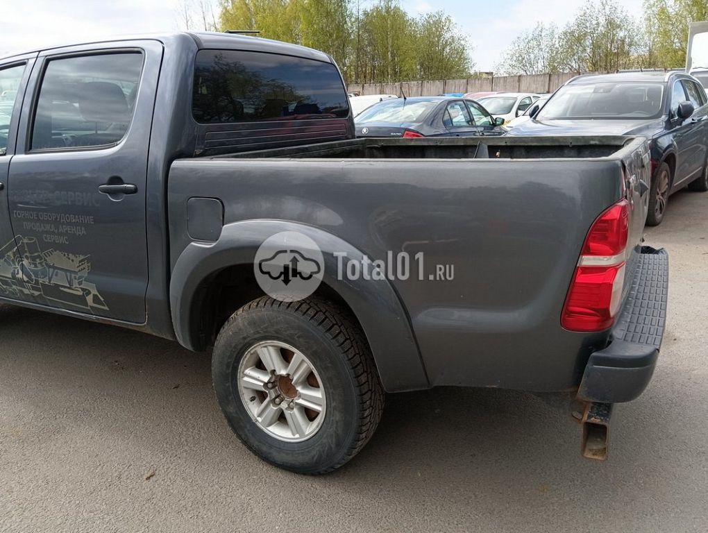 Фото Toyota Hilux 48
