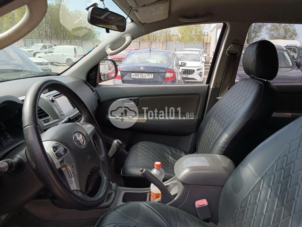 Фото Toyota Hilux 106