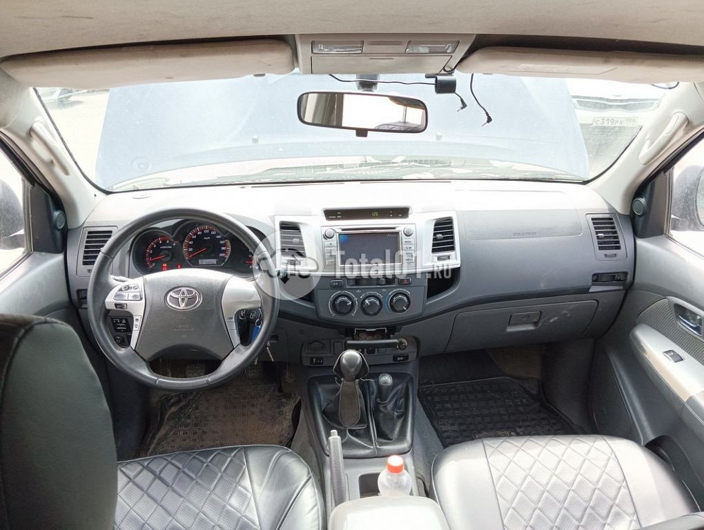 Фото Toyota Hilux 130