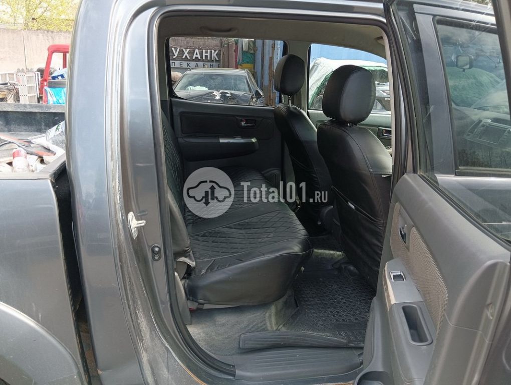 Фото Toyota Hilux 148