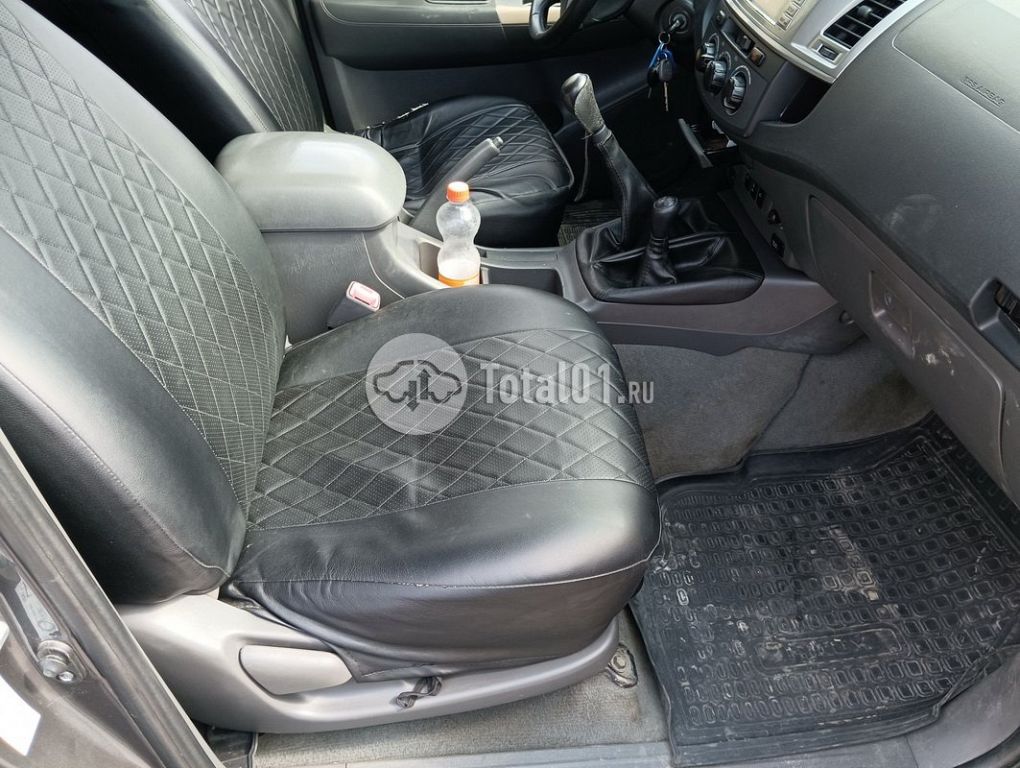 Фото Toyota Hilux 164