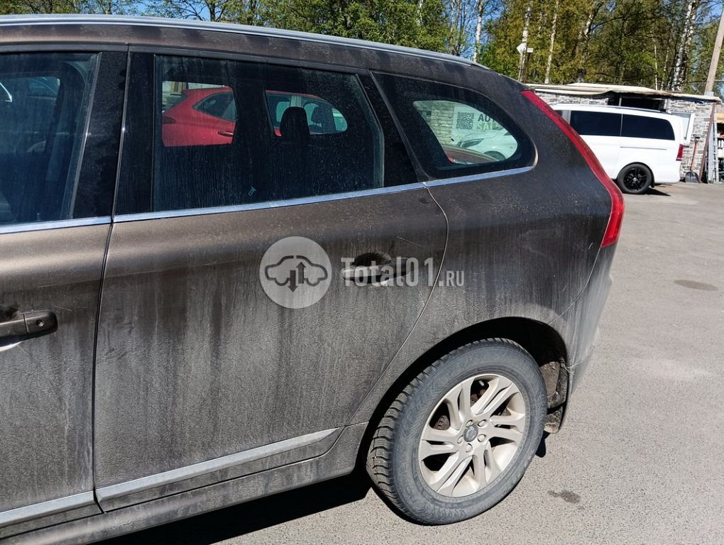 Фото Volvo XC60 32