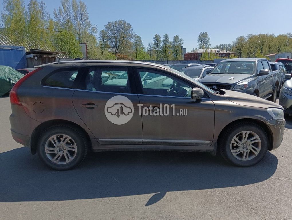 Фото Volvo XC60 46