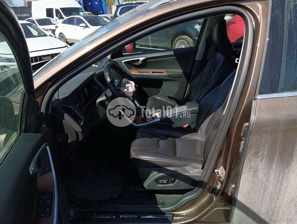 Фото Volvo XC60 56