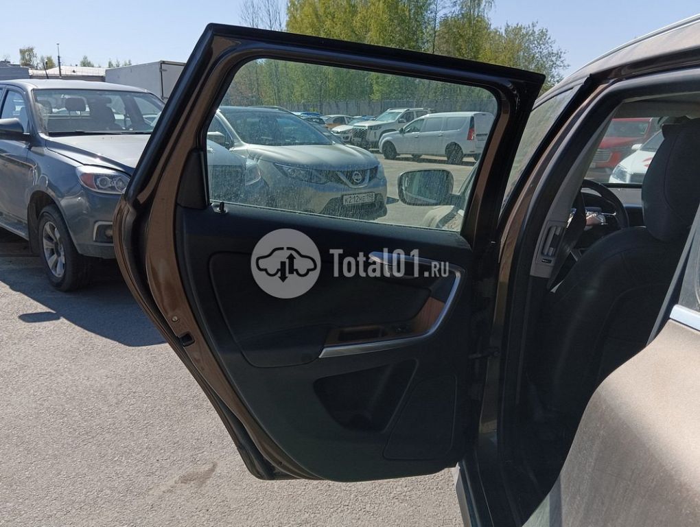 Фото Volvo XC60 72