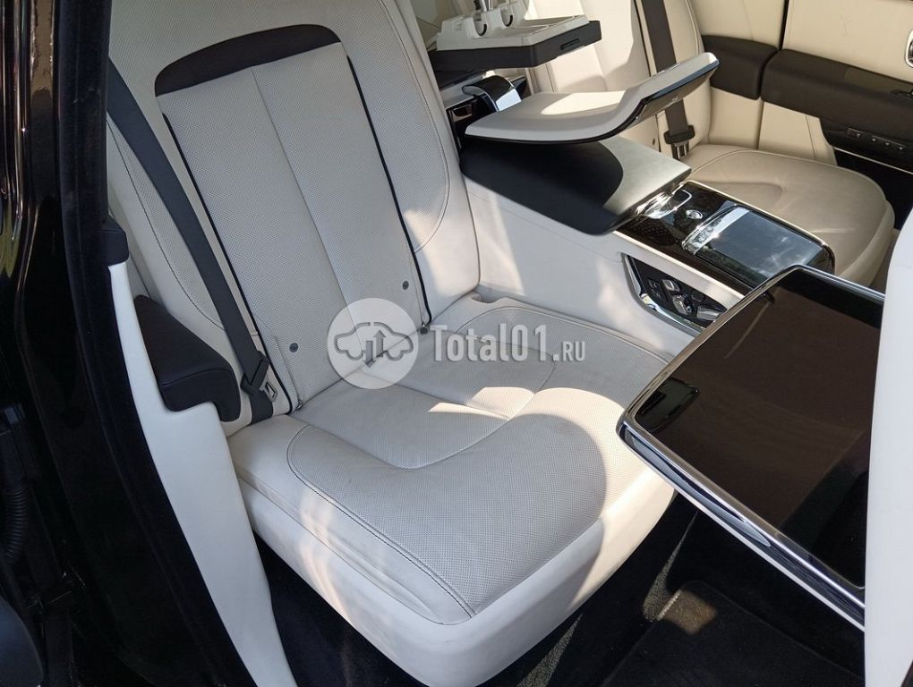 Фото Rolls-Royce Cullinan 46