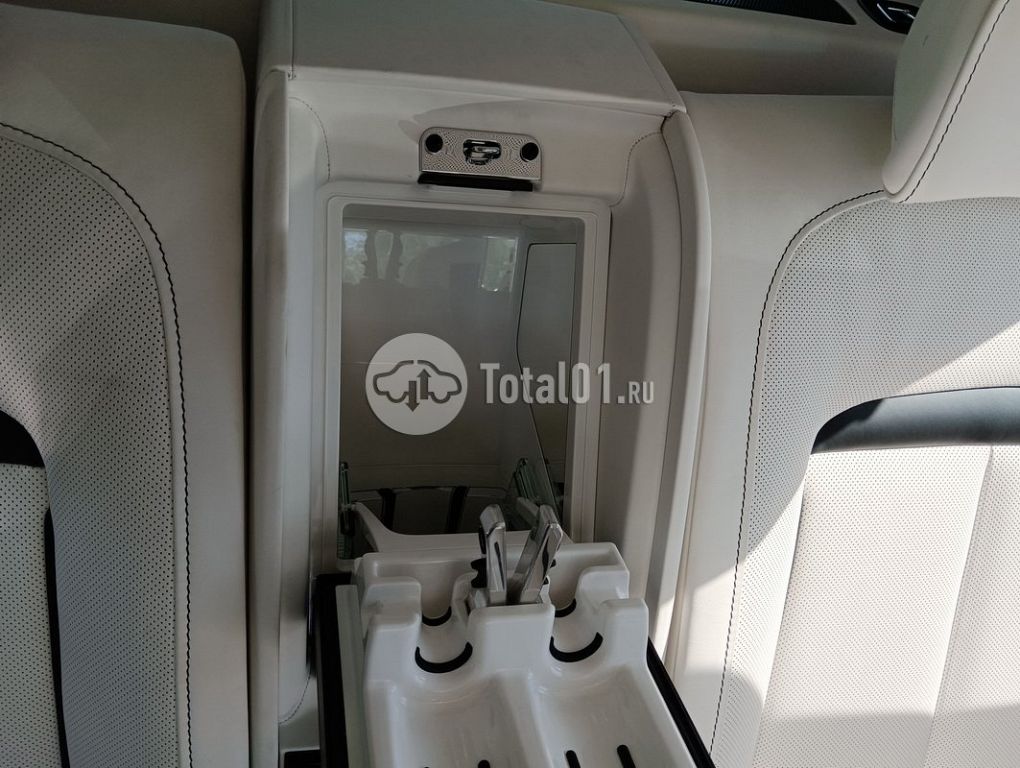 Фото Rolls-Royce Cullinan 50