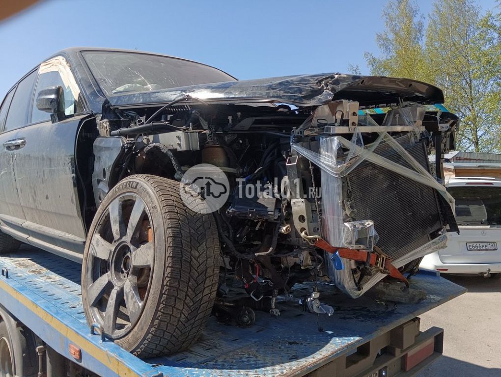 Фото Rolls-Royce Cullinan 54