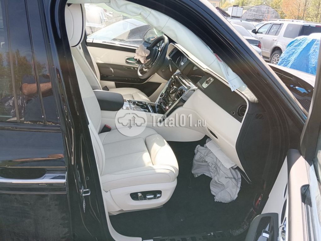 Фото Rolls-Royce Cullinan 70