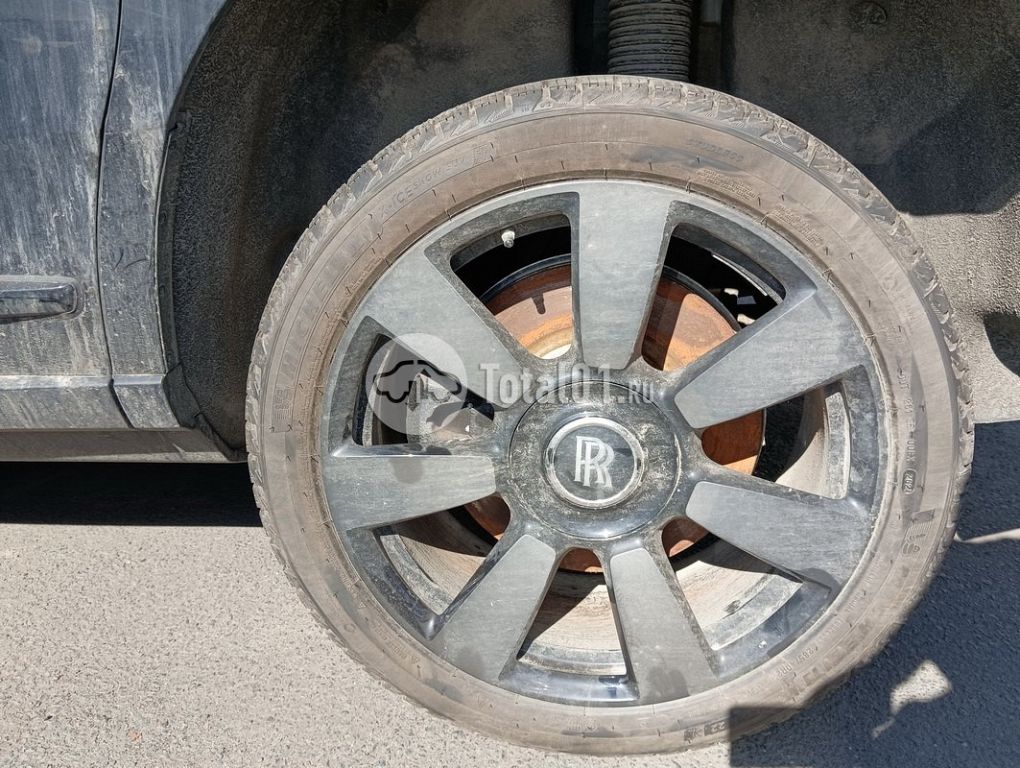 Фото Rolls-Royce Cullinan 100