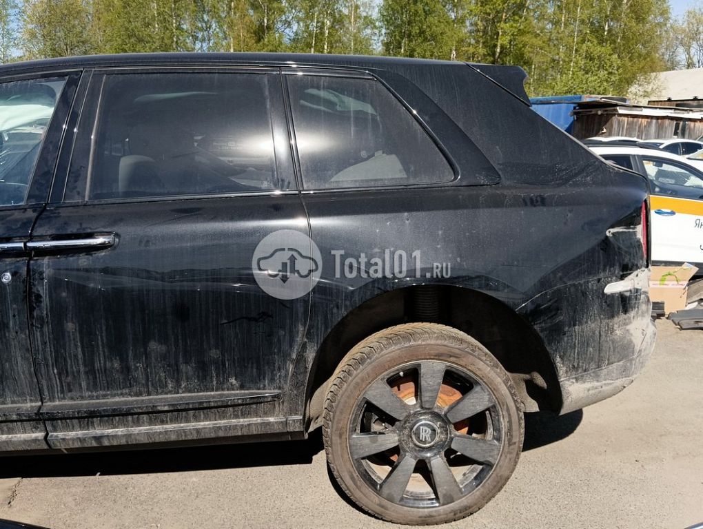 Фото Rolls-Royce Cullinan 244