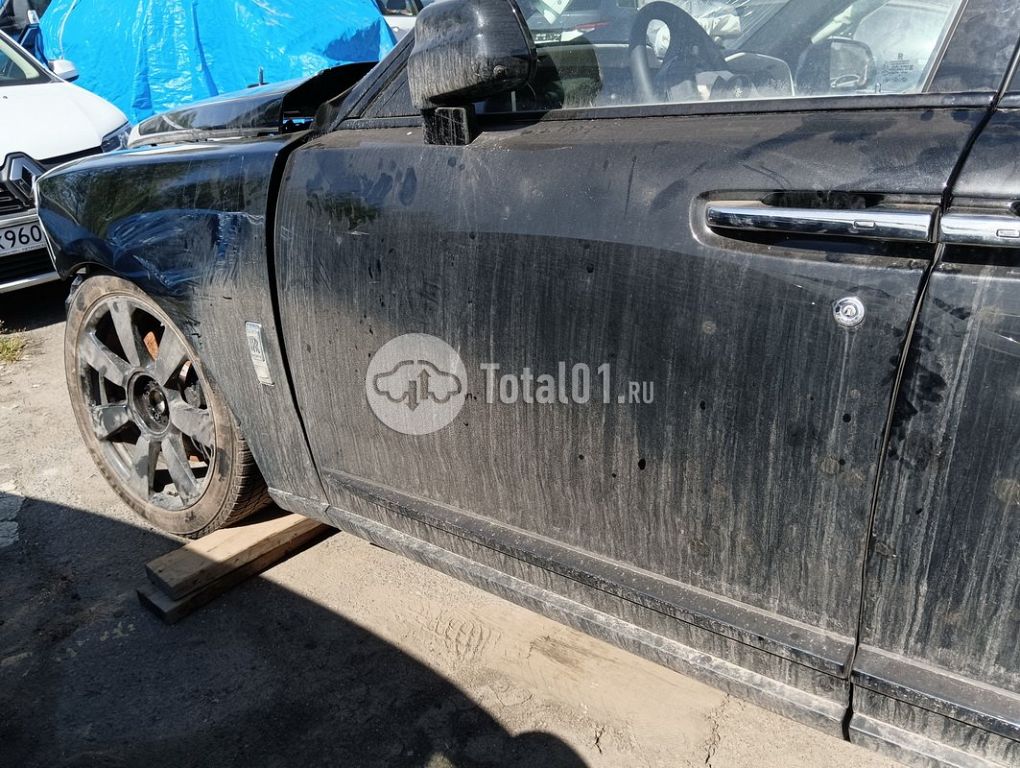 Фото Rolls-Royce Cullinan 250