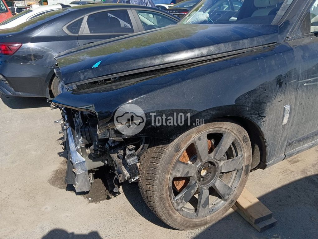 Фото Rolls-Royce Cullinan 256