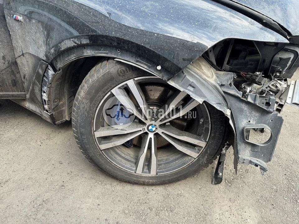 Фото BMW X7 12