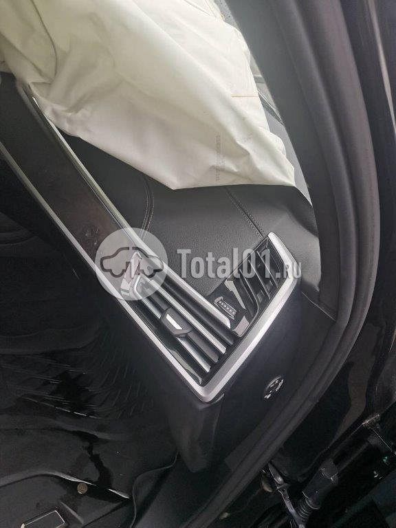 Фото BMW X7 230
