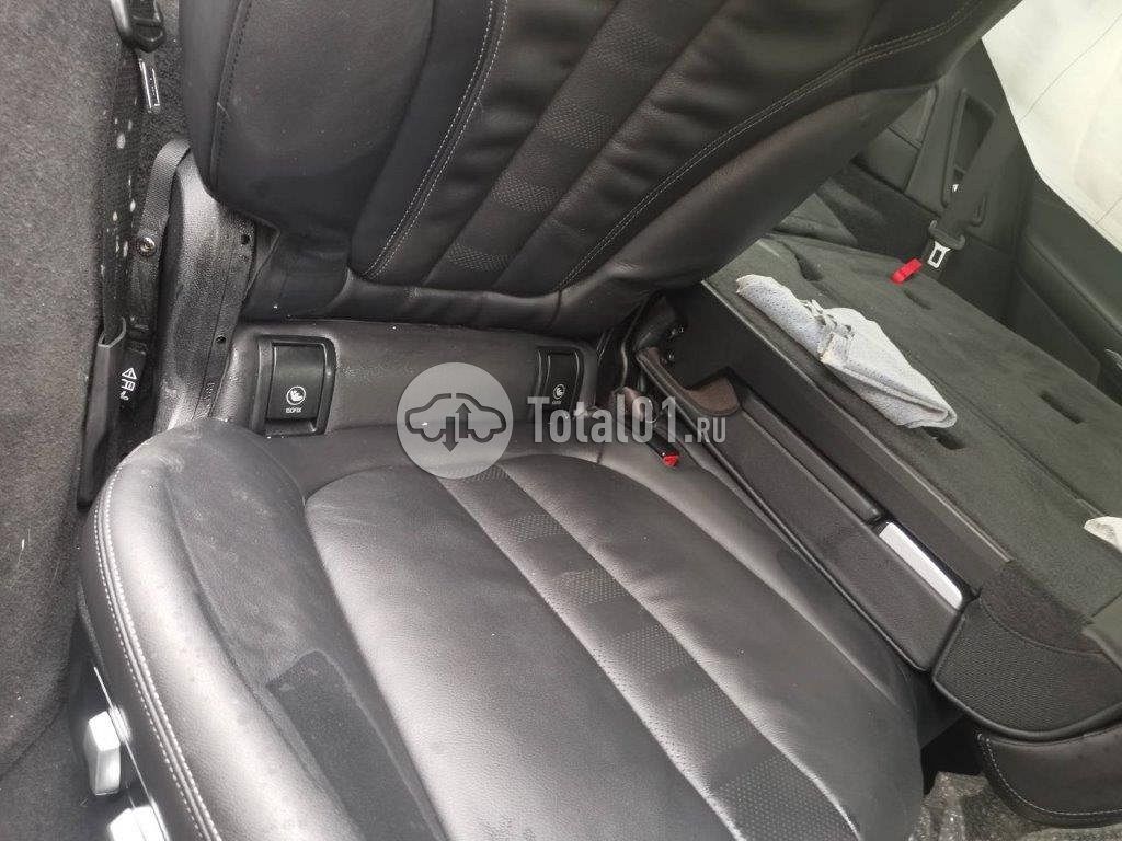 Фото BMW X7 256