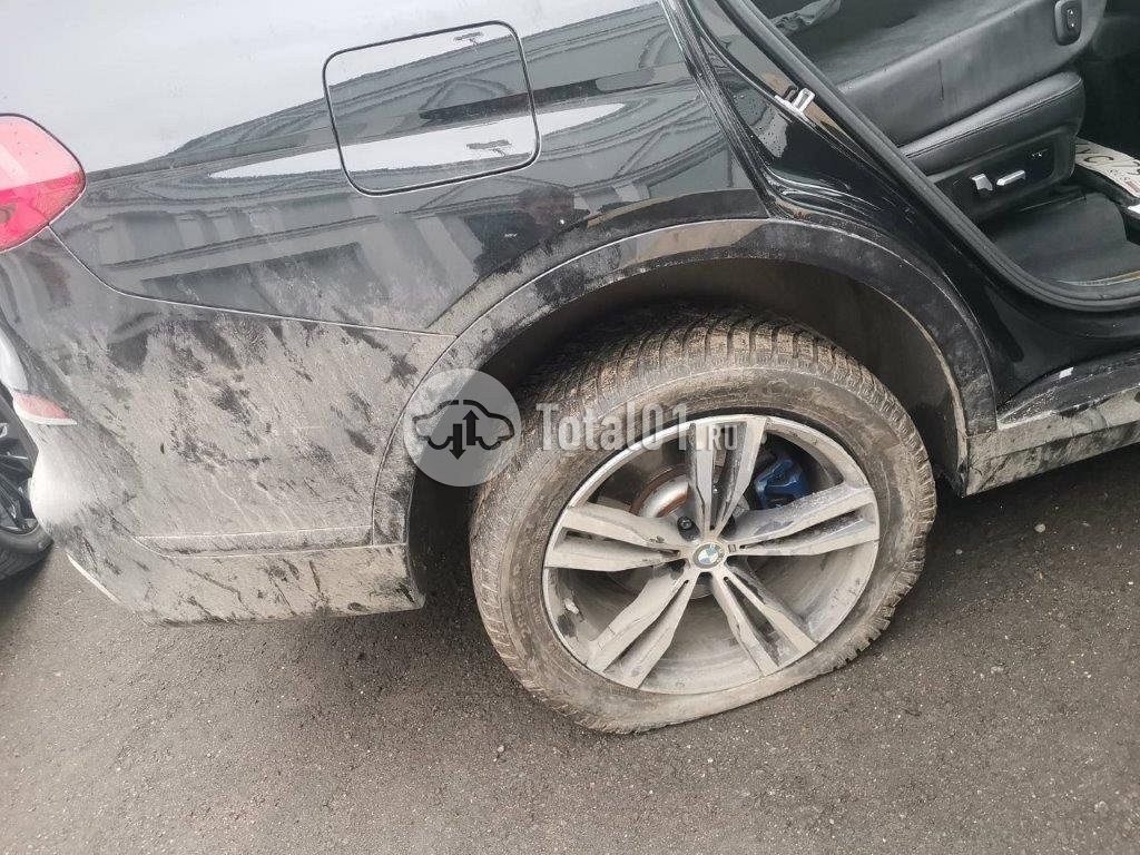 Фото BMW X7 260
