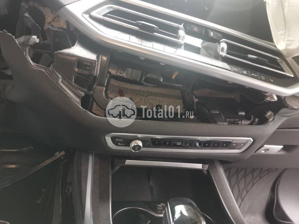 Фото BMW X7 530