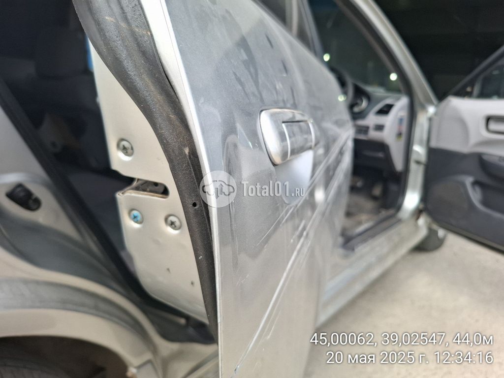 Фото Nissan Wingroad 102