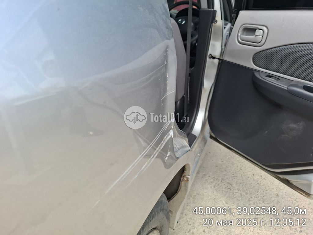 Фото Nissan Wingroad 122