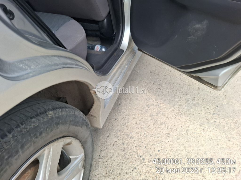 Фото Nissan Wingroad 126