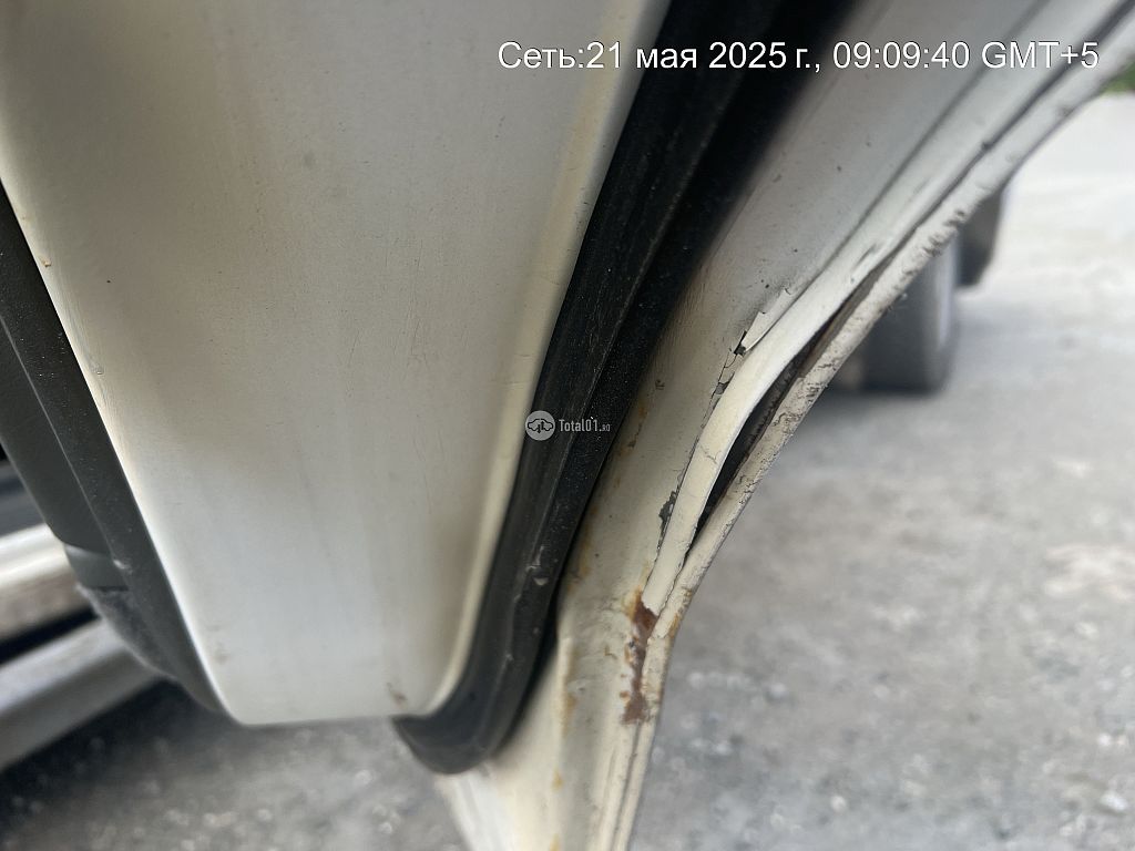 Фото Mitsubishi Diamante 58