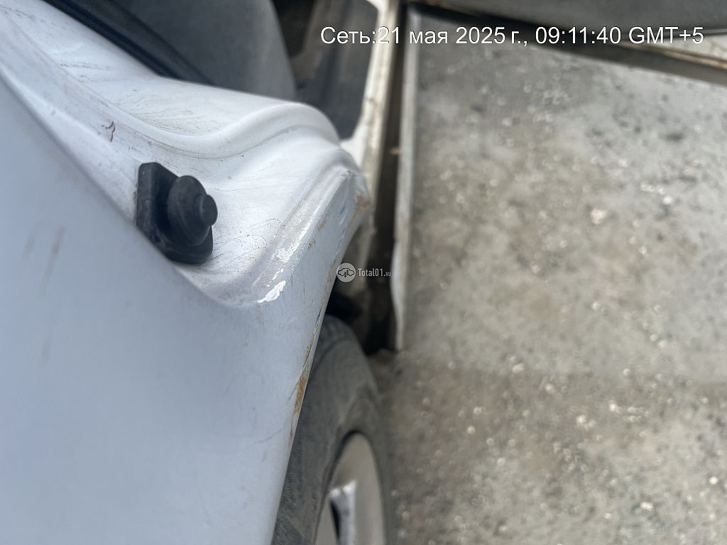 Фото Mitsubishi Diamante 110