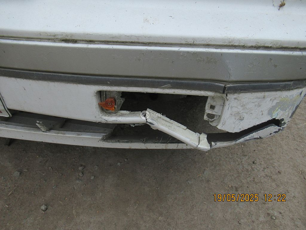 Фото Mitsubishi Debonair 76