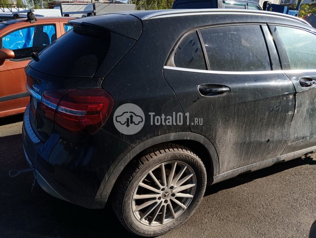 Фото Mercedes-Benz GLA-класс 42
