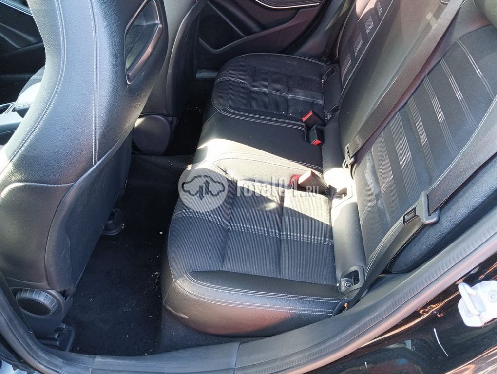 Фото Mercedes-Benz GLA-класс 98